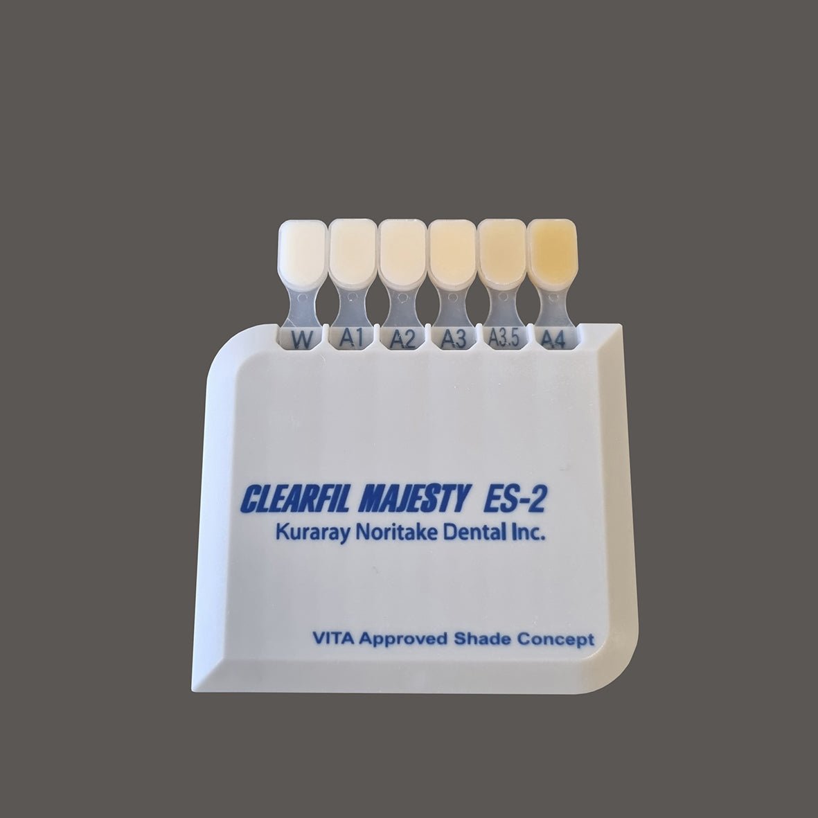 CLEARFIL MAJESTY ES2 guia de color compacta